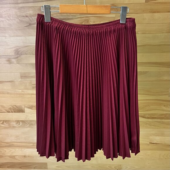 🍷 Club Monaco Burgundy Skirt – US 2 - Picture 3 of 5